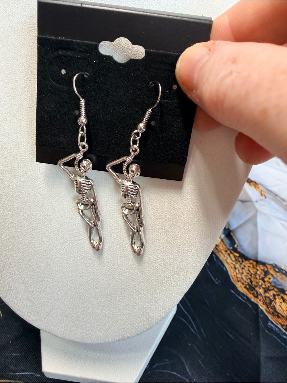 Hangman skeleton earrings - Picture 4 of 4